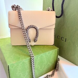 AUTHENTIC Gucci Dionysus shoulder bag Medium